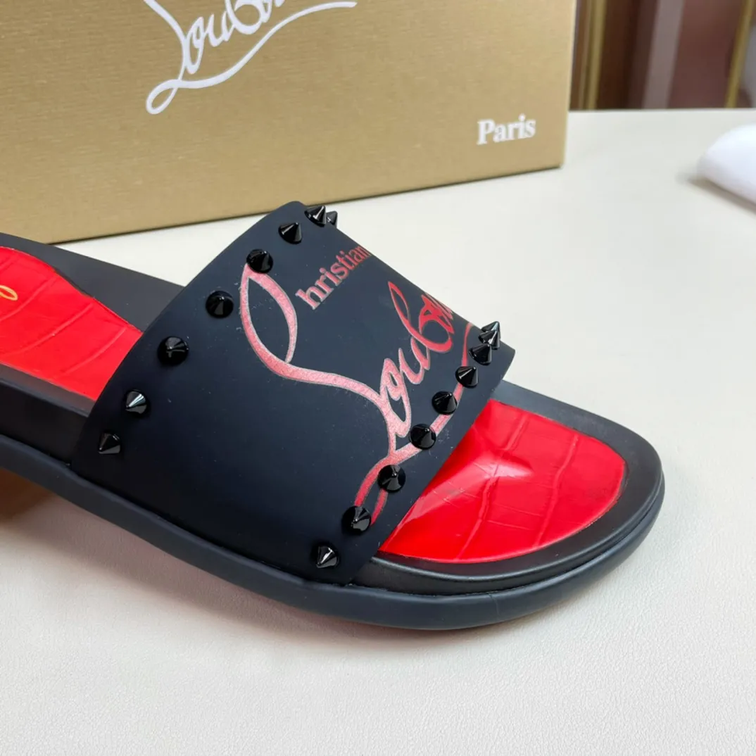 [CL red sole shoes] P: 340💰 size 38-45 Men’s classic slippers, made on the official website 1:1, the original factory specializes in original materials ➖ OEM 3D printed patterns, all hand-nailed and made ➖ Ultra-light non-slip outsole. Super fashionable and super comfortable, handsome on the feet, a must-have for men in summer! !